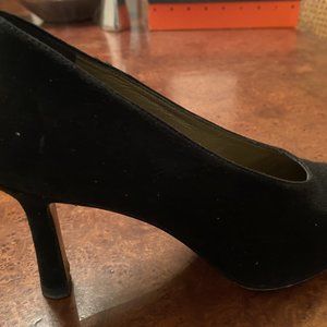 Yves Saint Laurent Black Suede Pumps
